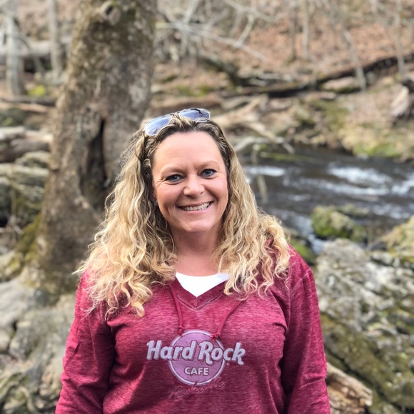 Meet your Posher, Amy - Picture 1 of 1